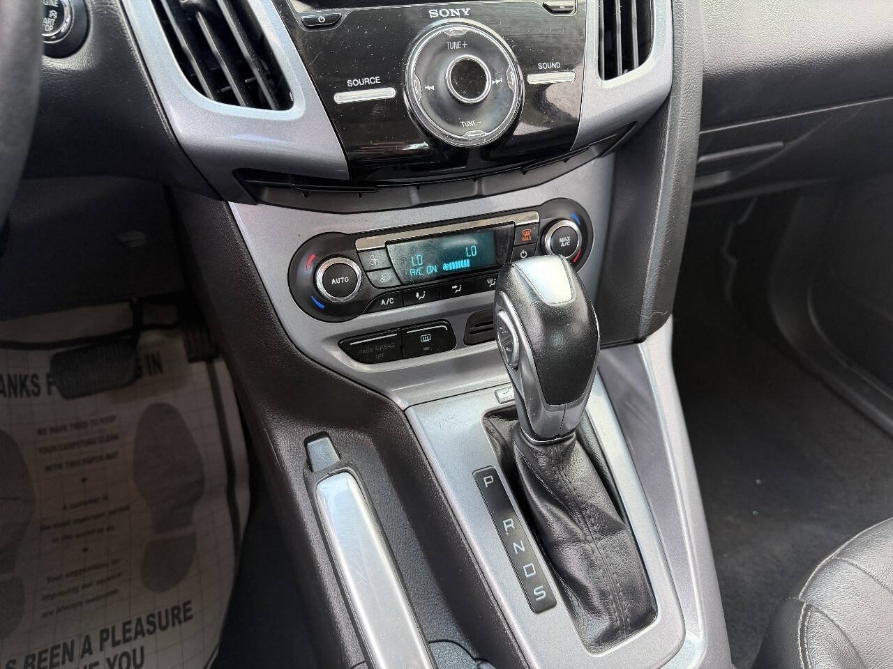 Used 2012 Ford Focus Titanium FWD image 28