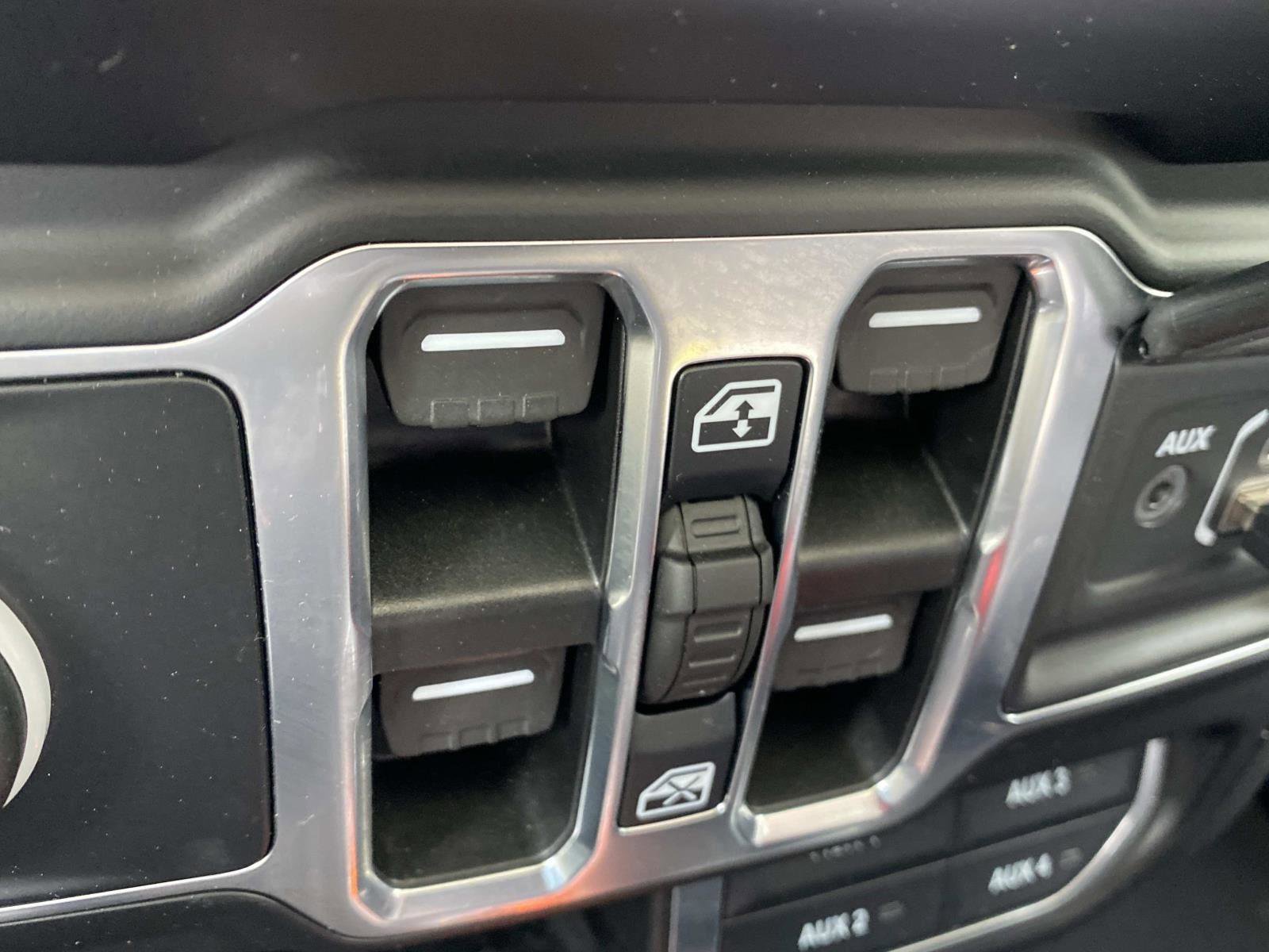 Used 2023 Jeep Wrangler Sahara w/ Cold Weather Group image 32