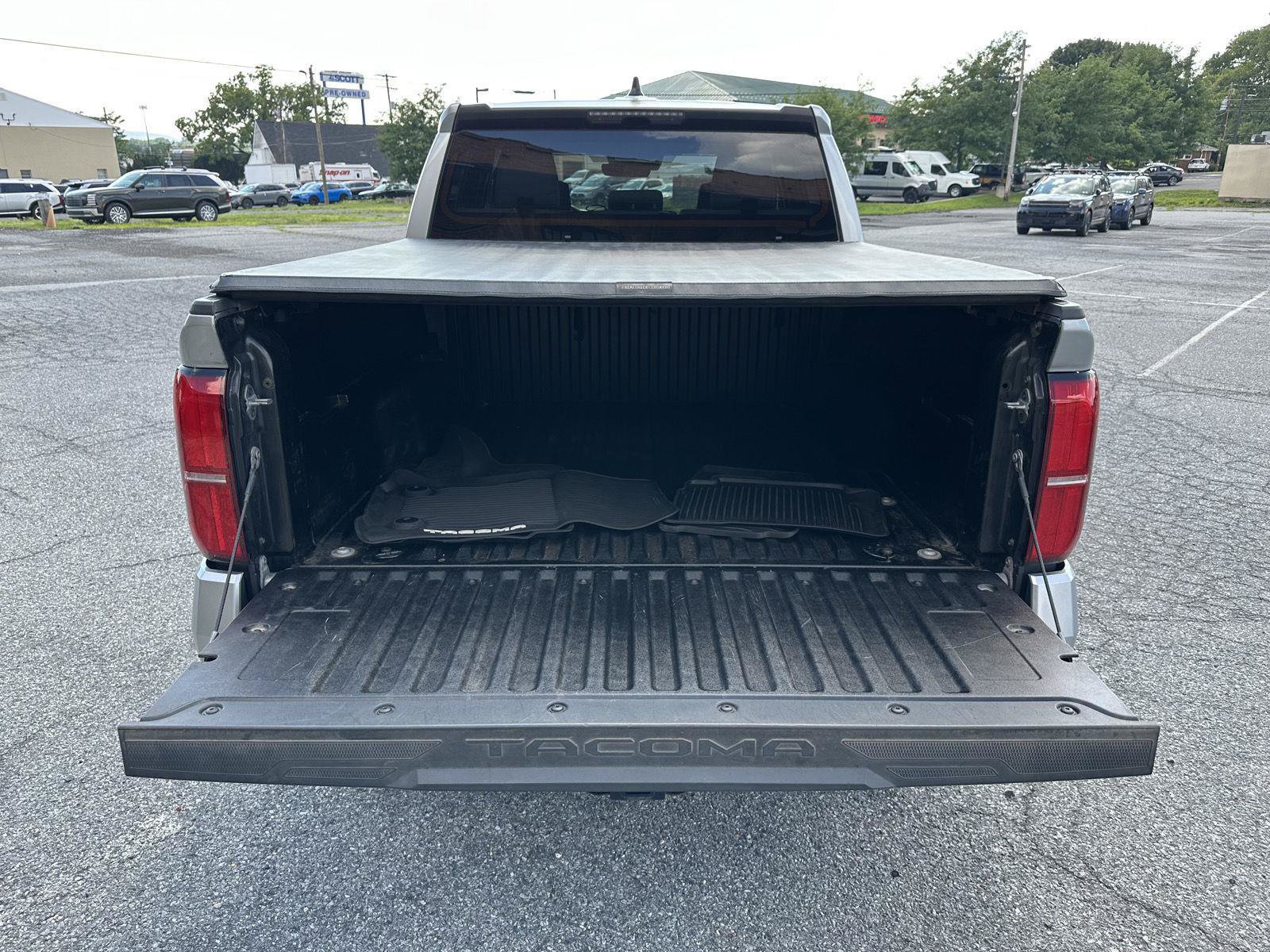 Used 2024 Toyota Tacoma SR5 AWD/4WD image 28