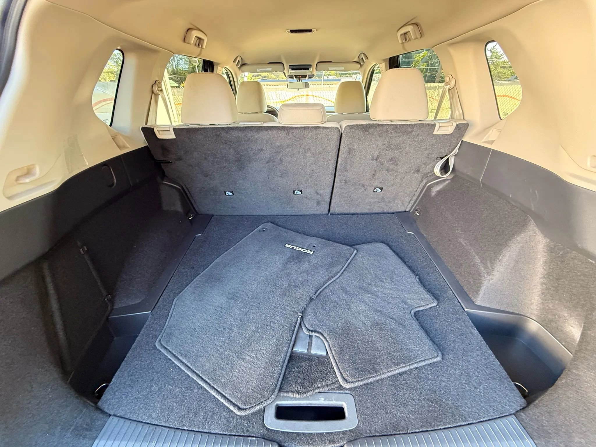 Used 2025 Nissan Rogue SV image 69