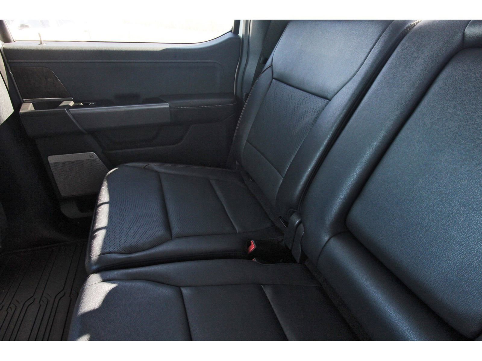 Used 2022 Ford F150 Lariat w/ Equipment Group 501A Mid image 14