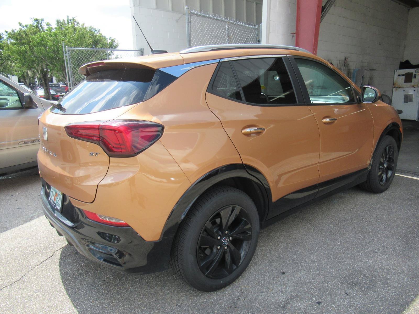 Used 2024 Buick Encore GX Sport Touring AWD/4WD image 4