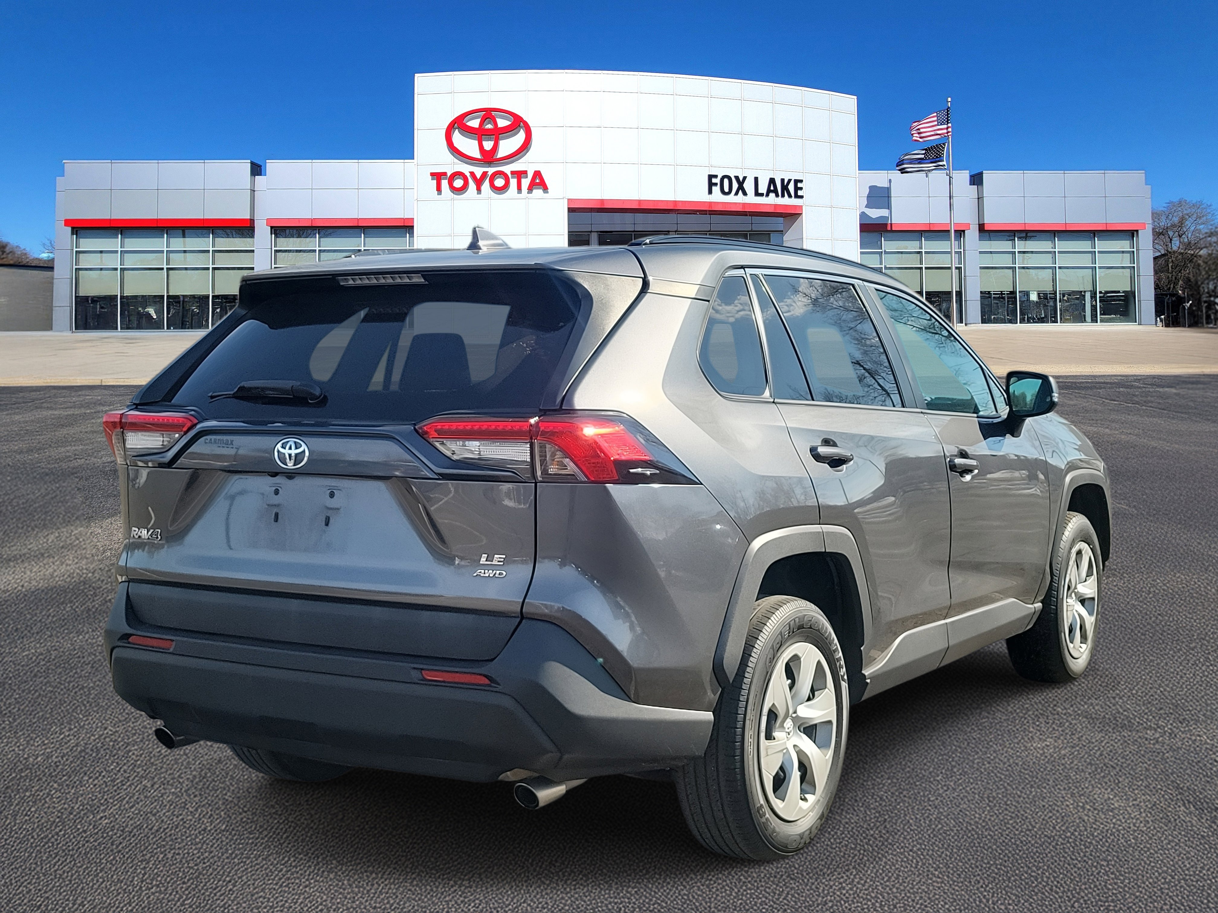 Used 2021 Toyota RAV4 LE image 4
