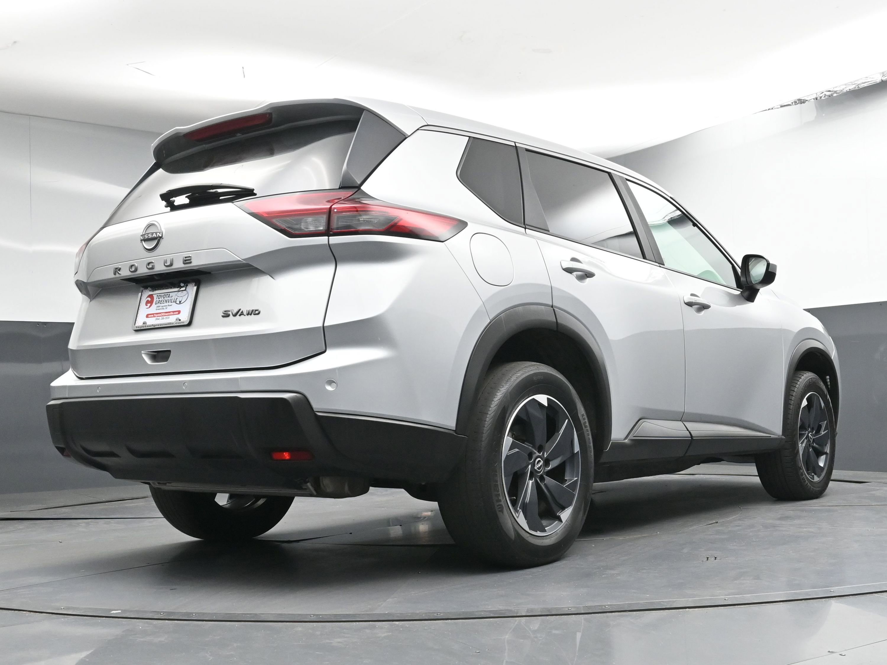 Used 2024 Nissan Rogue SV image 26