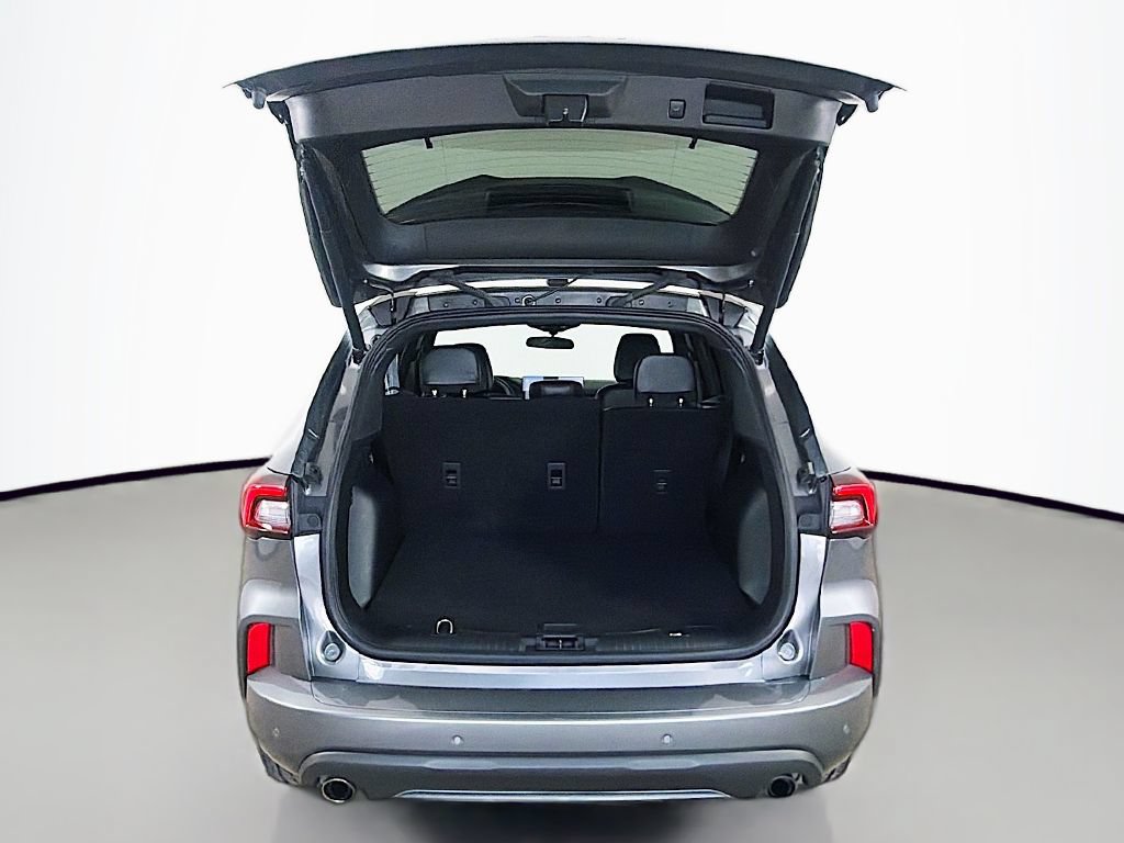 Used 2023 Ford Escape ST-Line w/ Tech Pack #1 AWD/4WD image 17