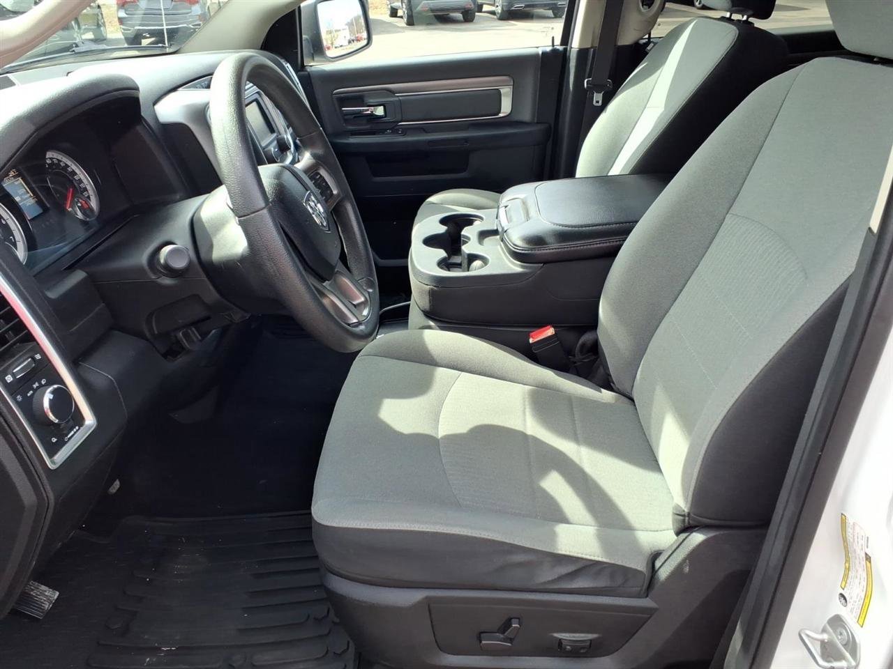Used 2022 RAM 1500 Classic SLT w/ Protection Group AWD/4WD image 5