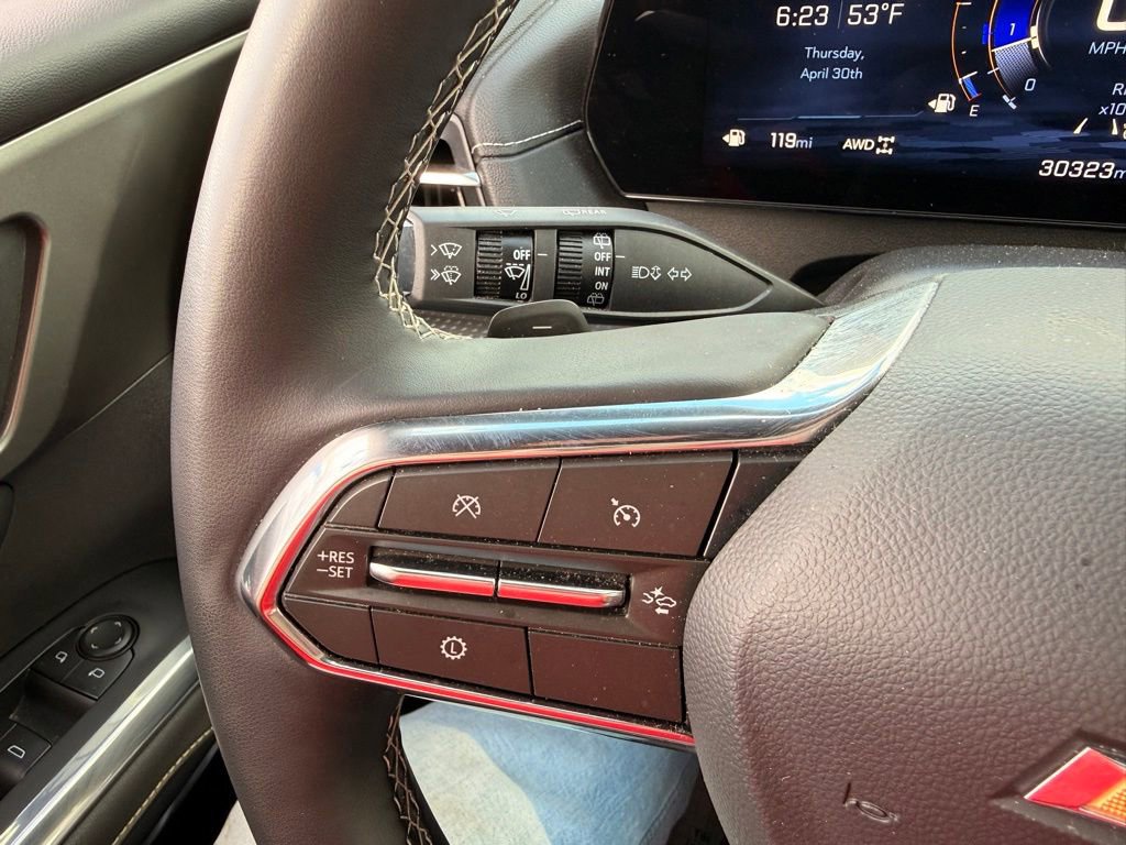 Used 2025 Chevrolet Traverse LT AWD/4WD image 41