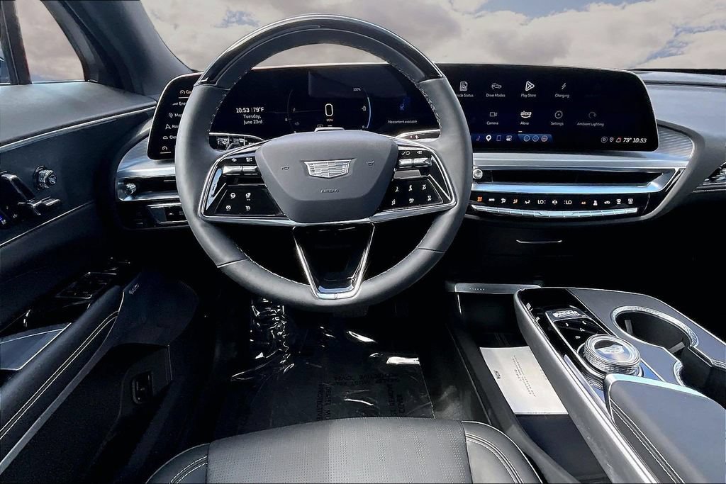 Certified 2025 Cadillac Lyriq Luxury w/ LPO, Floor Liner Package AWD/4WD image 8