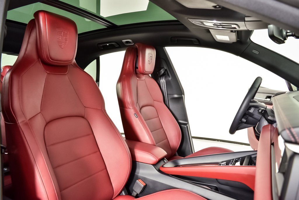 Certified 2025 Porsche Macan 4S Electric w/ Premium Package image 24