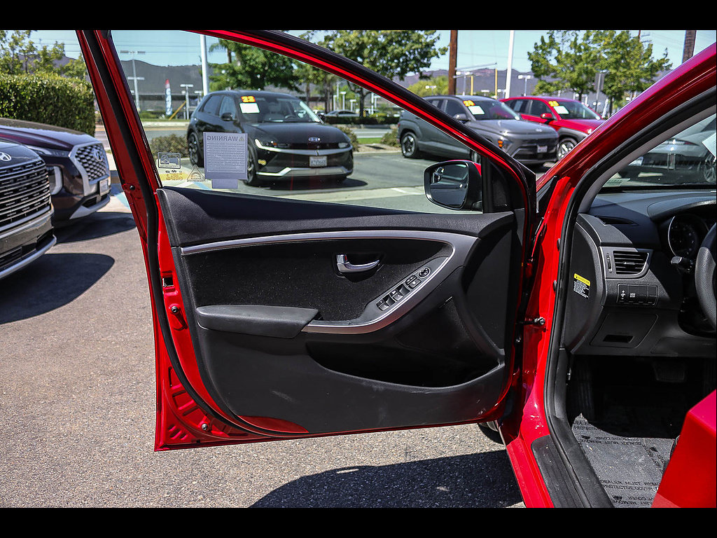 Used 2016 Hyundai Elantra GT FWD image 27