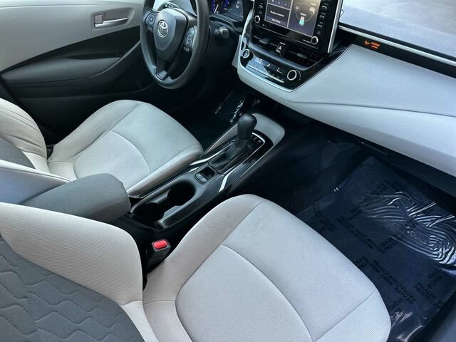 Used 2021 Toyota Corolla LE FWD image 17