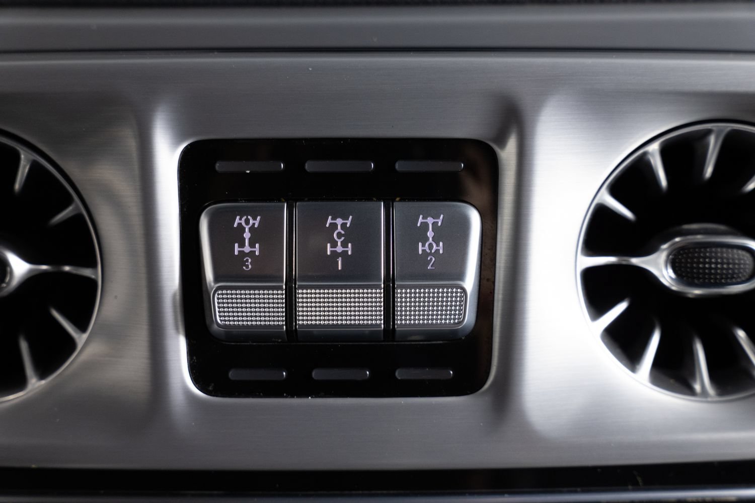 Used 2023 Mercedes-Benz G 550 image 39