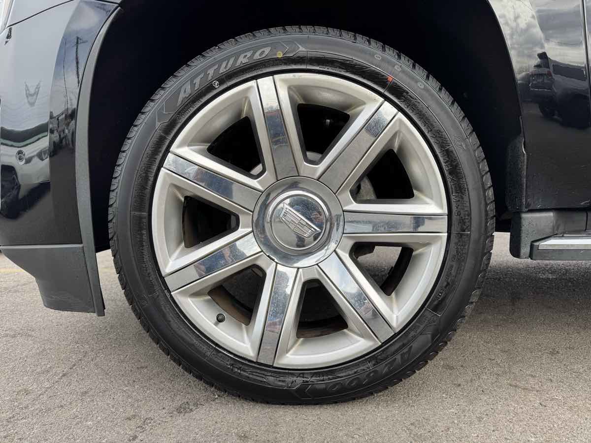 Used 2017 Cadillac Escalade Luxury AWD/4WD image 8