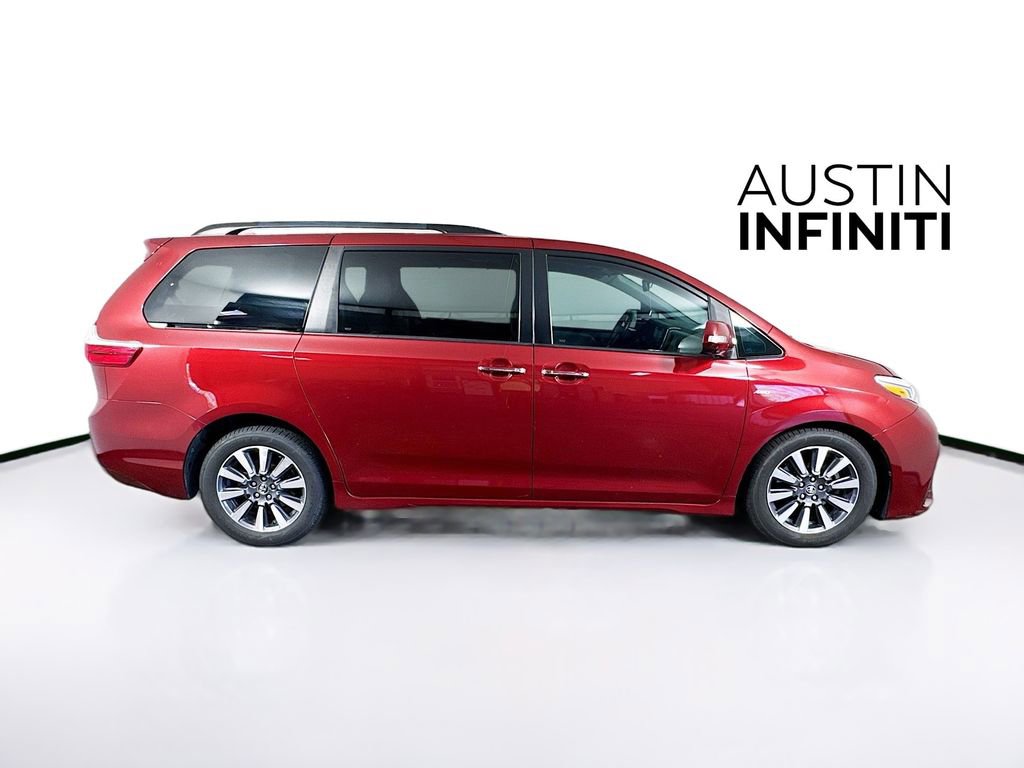 Used 2018 Toyota Sienna Limited Premium w/ Carpet Mat Package image 8