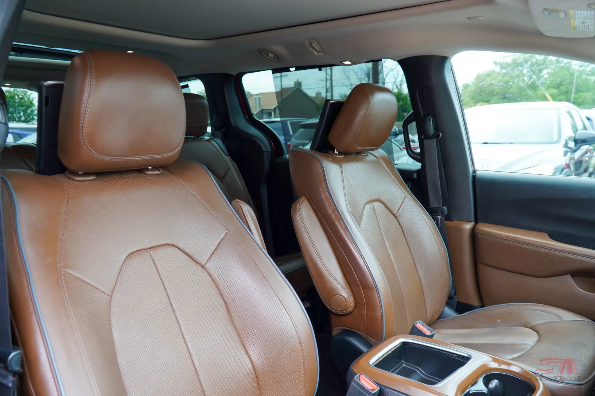 Used 2017 Chrysler Pacifica Limited image 18