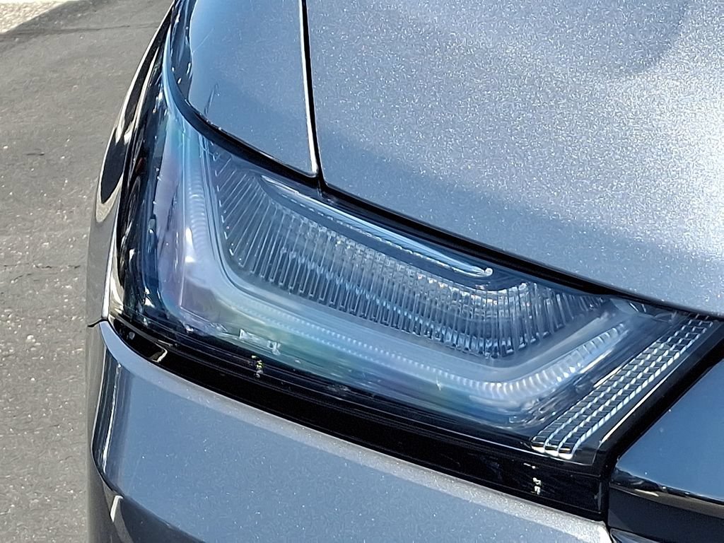 Certified 2023 Chevrolet Traverse LT FWD image 9