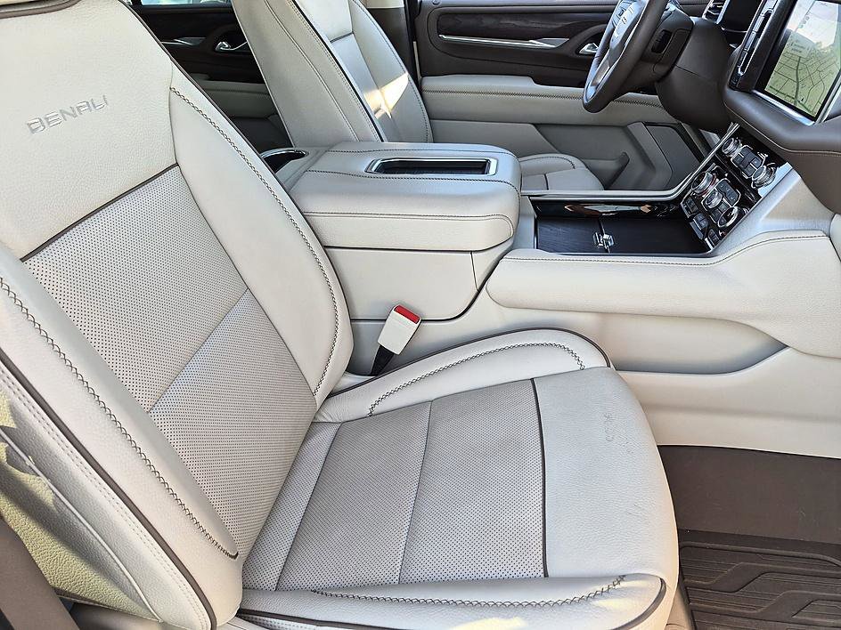 Used 2023 GMC Yukon Denali AWD/4WD image 35