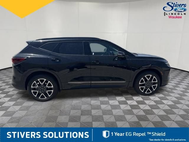 Used 2023 Chevrolet Blazer RS w/ Driver Confidence II Package AWD/4WD image 5