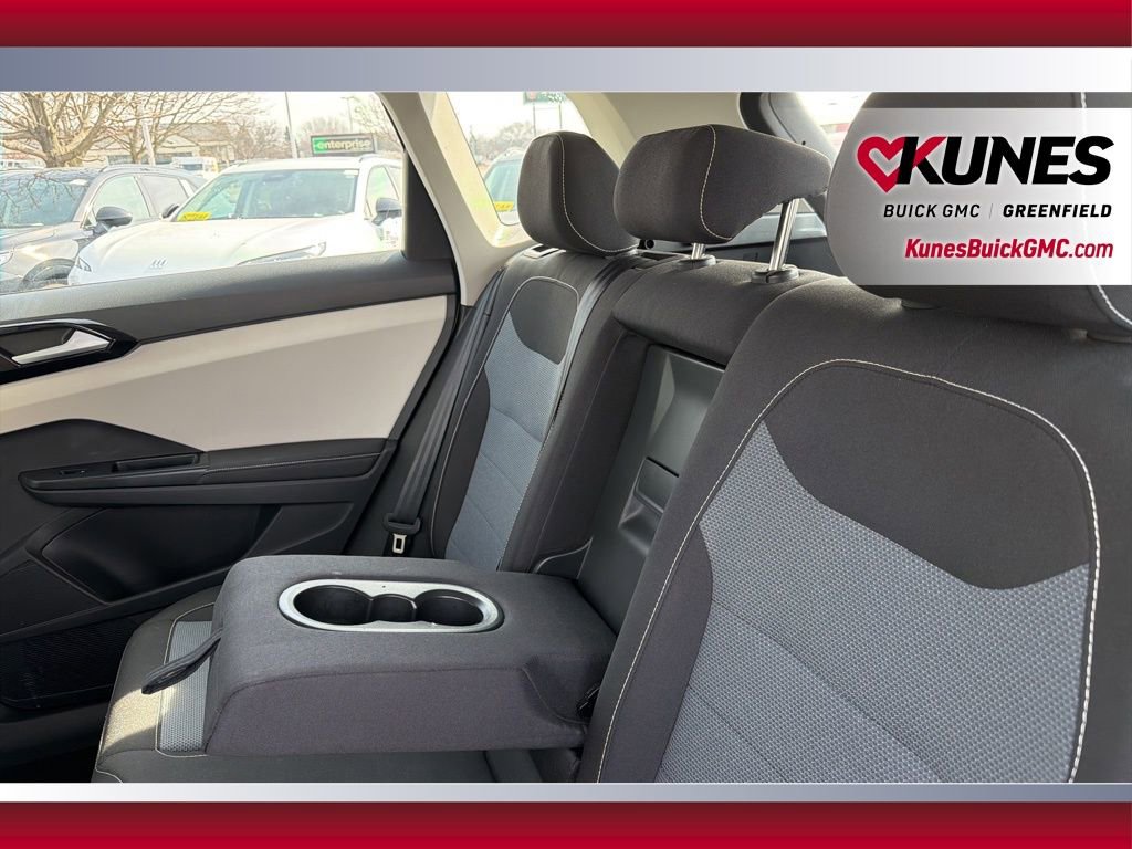 Used 2025 Volkswagen Taos S AWD/4WD image 33