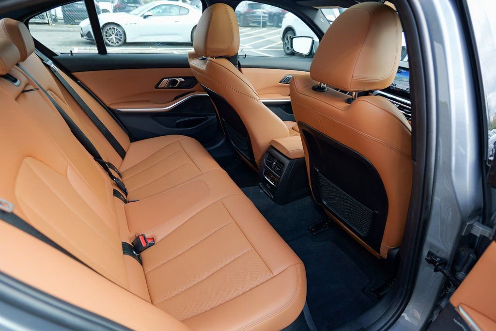 Used 2023 BMW 330i xDrive Sedan w/ Driving Assistance Package image 29