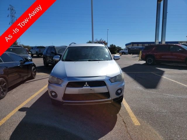 Used 2010 Mitsubishi Outlander SE image 2