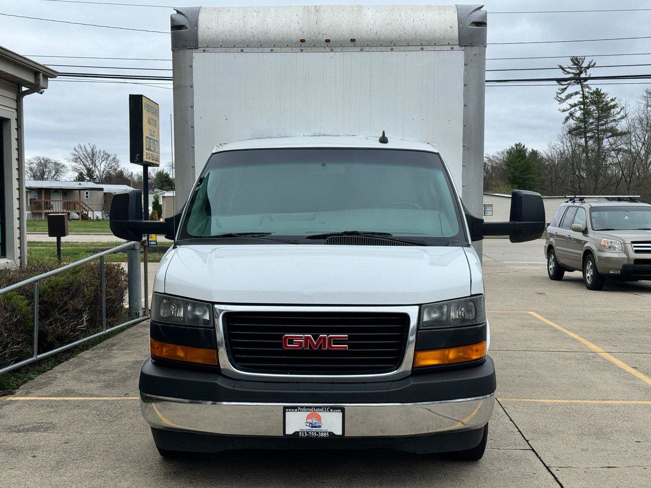 Used 2019 GMC Savana 3500 w/ Power Convenience Package RWD image 2