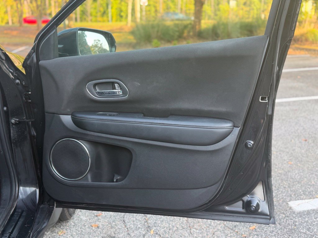 Used 2018 Honda HR-V EX image 14