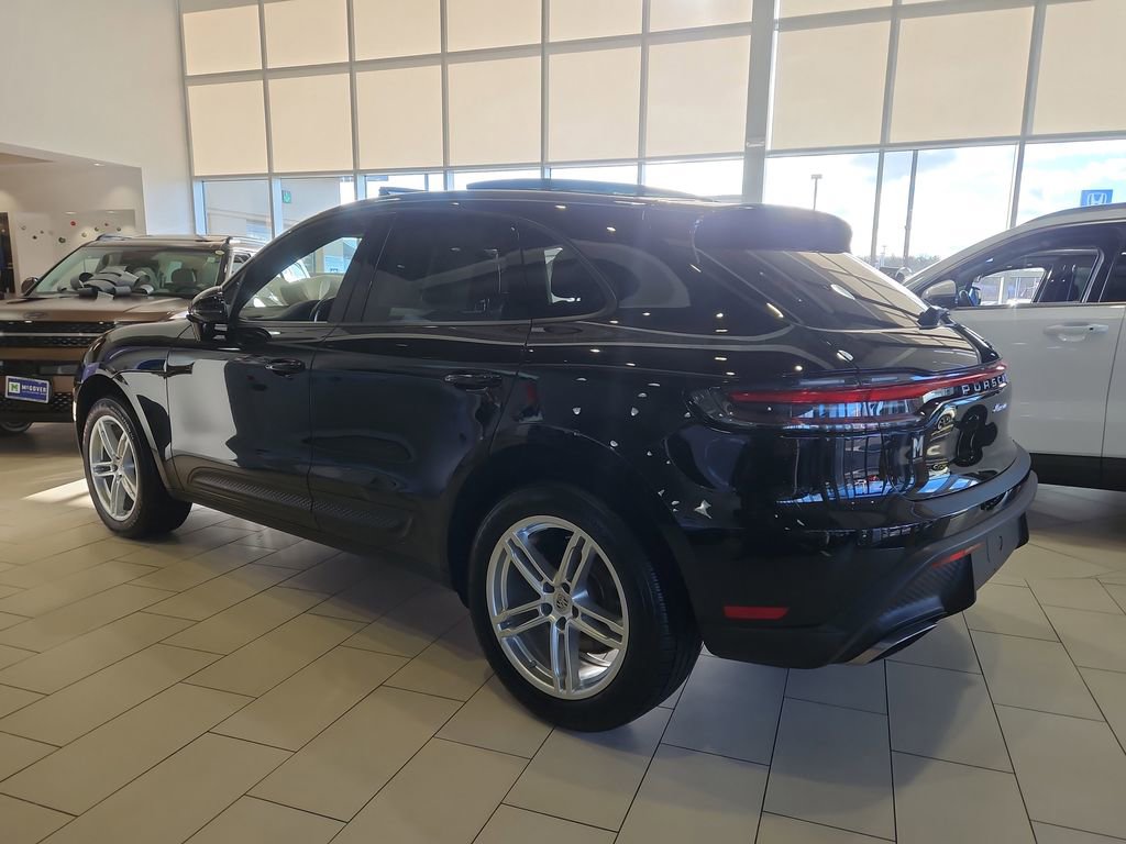 Used 2023 Porsche Macan image 30