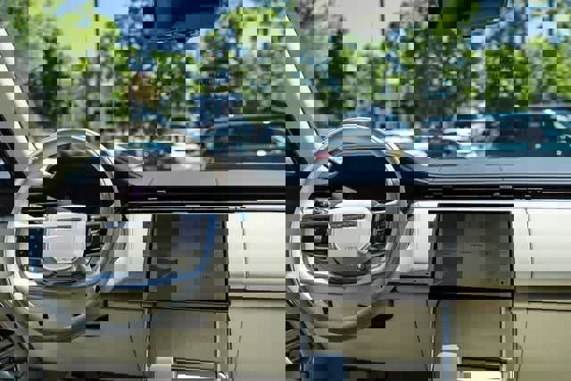 New 2024 Land Rover Range Rover SV image 13