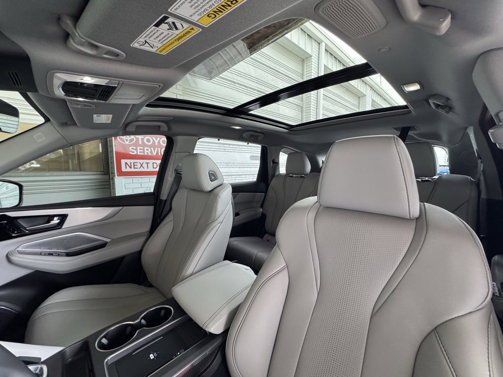 Used 2025 Acura MDX w/ Technology Package image 15