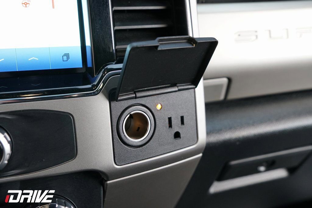 Used 2022 Ford F350 Lariat w/ Tremor Off-Road Package image 32