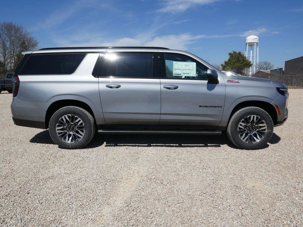 New 2026 Chevrolet Suburban Z71 image 3