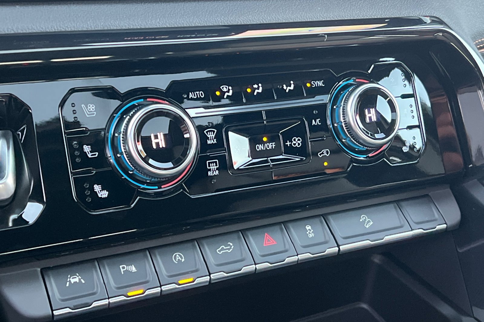 New 2026 GMC Sierra 1500 AT4 w/ AT4 Preferred Package image 19