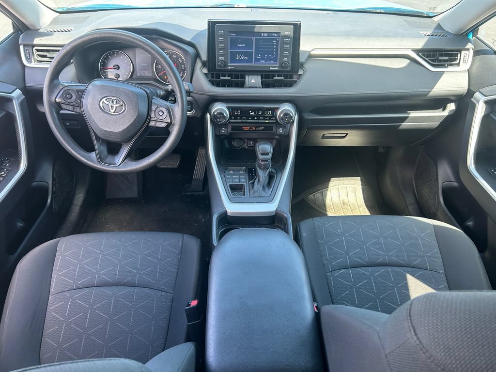 Used 2021 Toyota RAV4 XLE AWD/4WD image 29