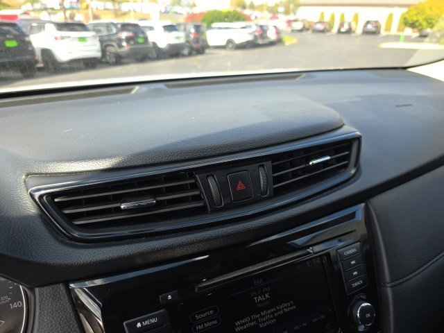 Used 2019 Nissan Rogue SV image 23