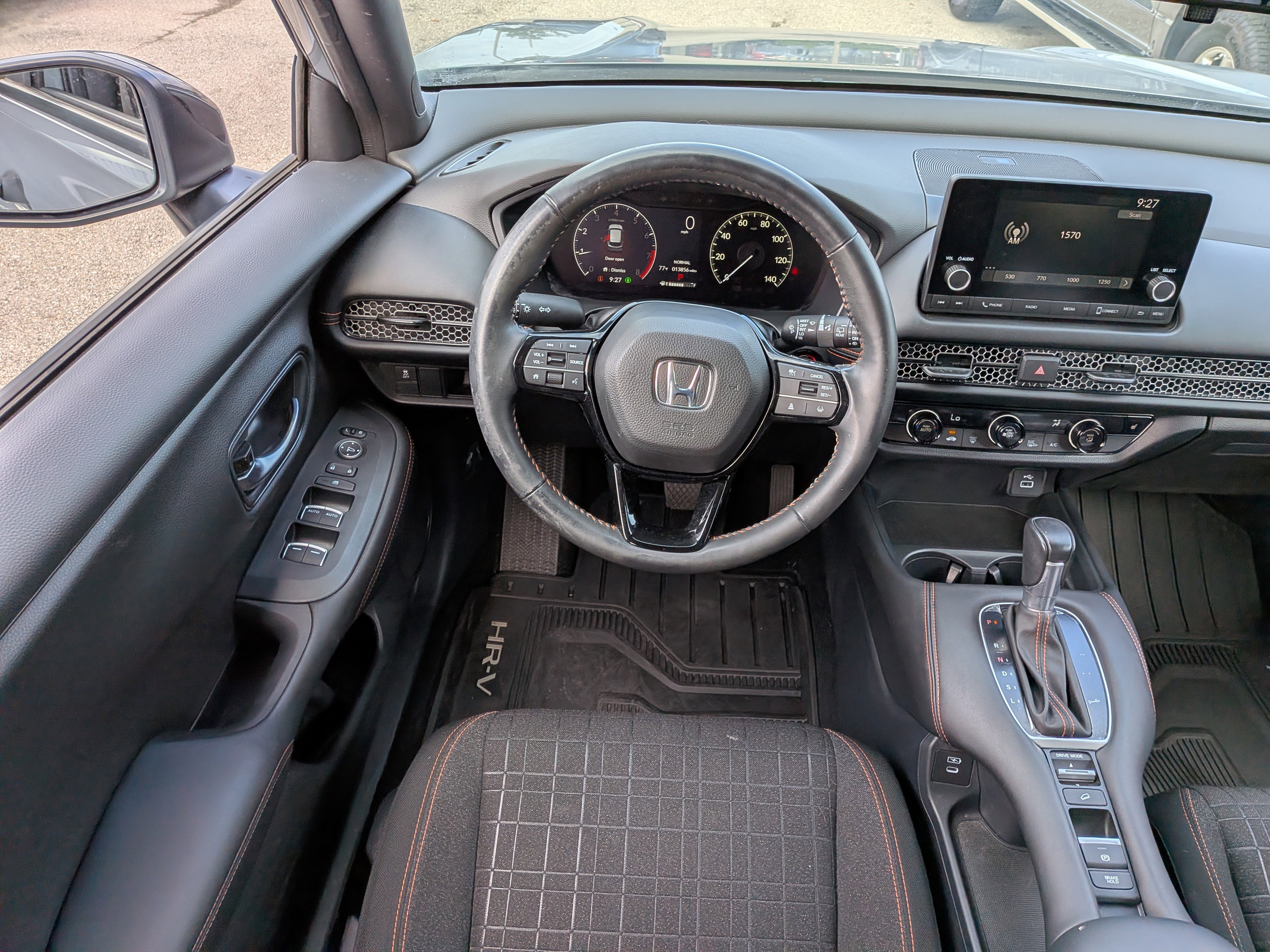 Used 2025 Honda HR-V Sport image 16