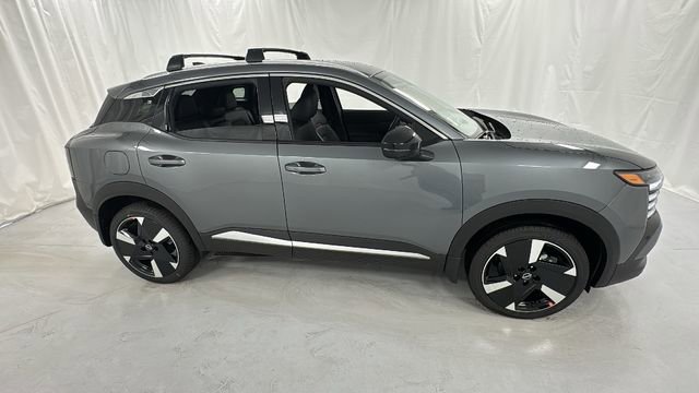 New 2026 Nissan Kicks SR w/ Cold Weather Package image 2