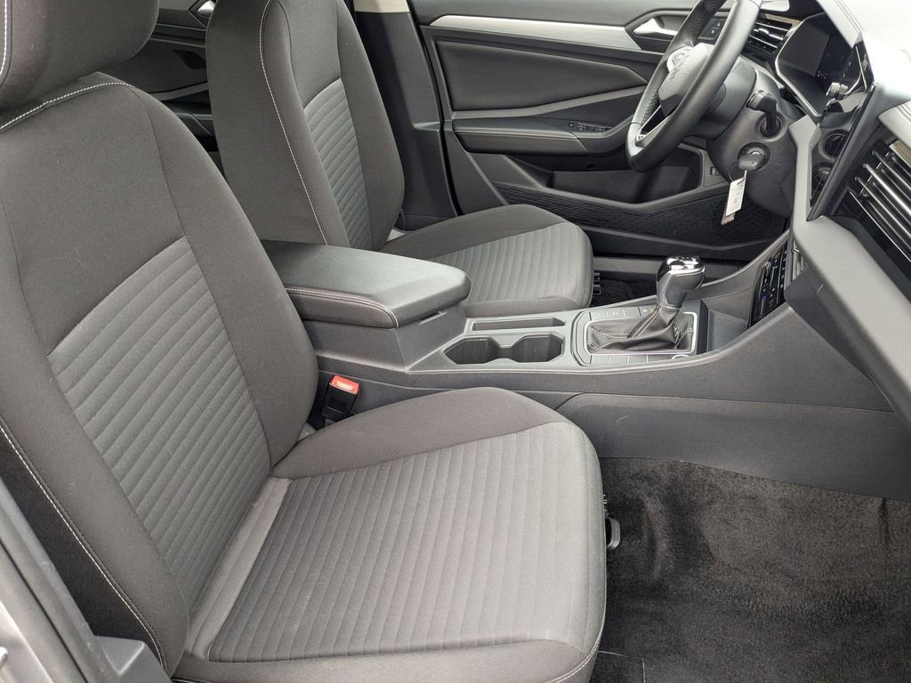 Used 2025 Volkswagen Jetta S image 31