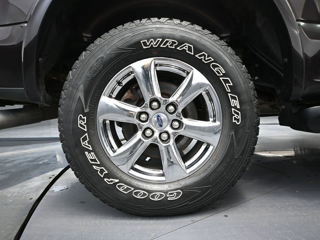 Used 2020 Ford F150 Lariat w/ Equipment Group 502A Luxury image 17