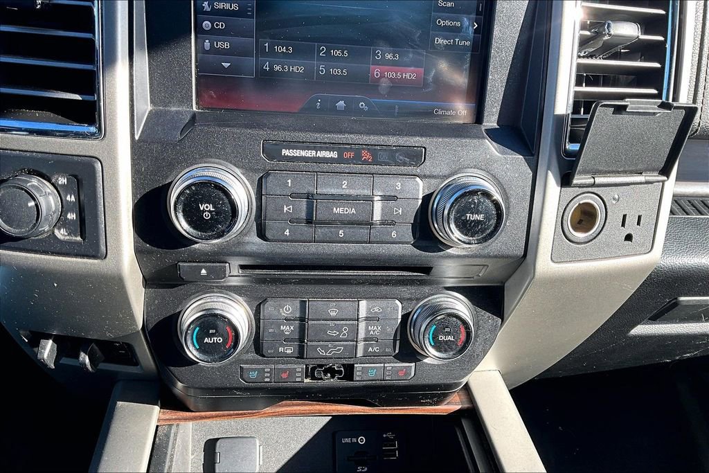 Used 2015 Ford F150 Lariat w/ Equipment Group 502A Luxury image 33