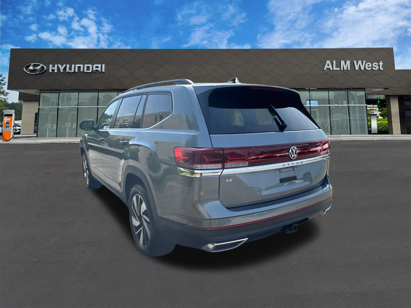 Used 2025 Volkswagen Atlas SE FWD image 7