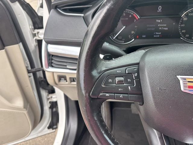 Used 2019 Cadillac XT4 Luxury w/ Cold Weather Package FWD image 17