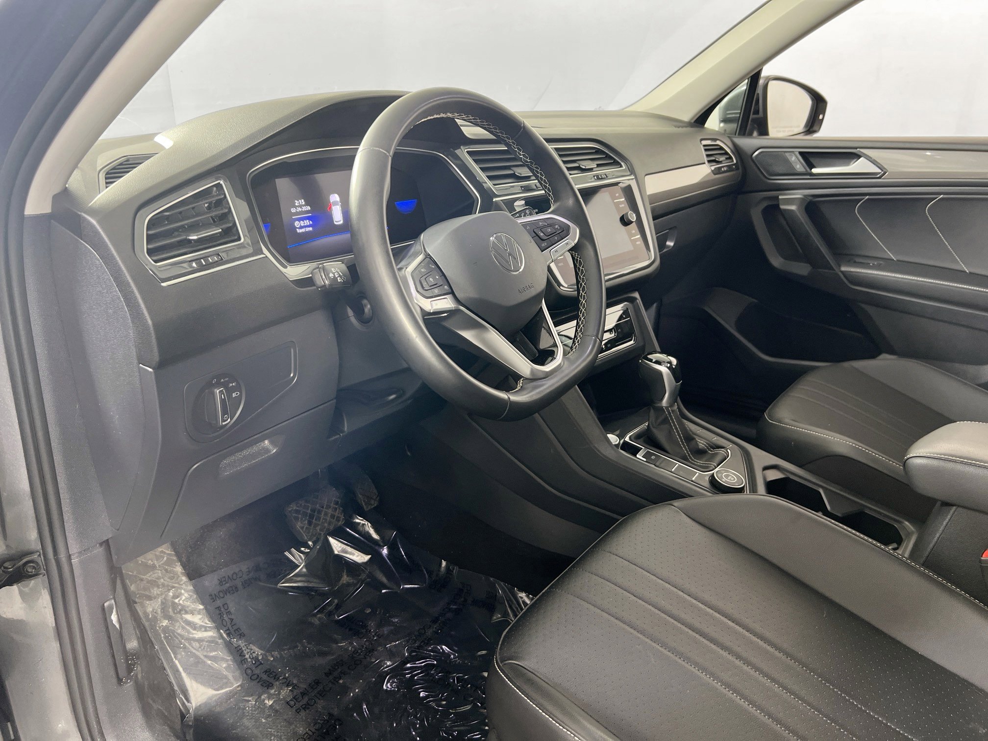 Used 2022 Volkswagen Tiguan SE AWD/4WD image 9