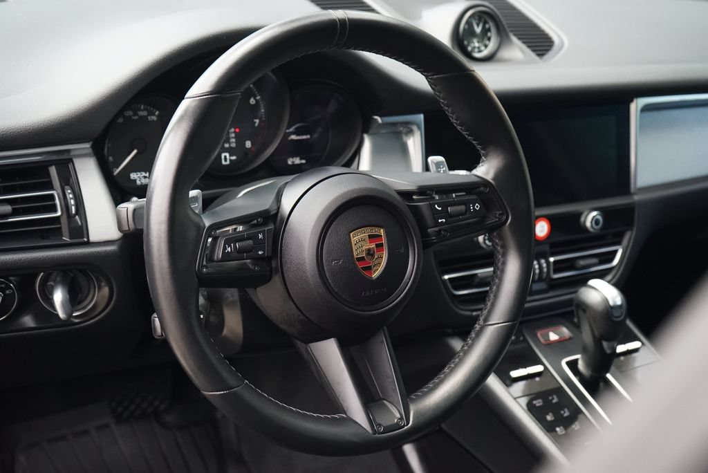 Used 2024 Porsche Macan AWD/4WD image 25