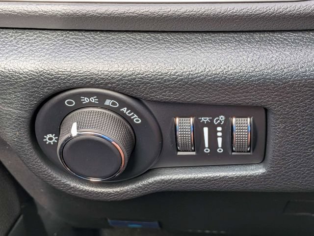 New 2026 Chrysler Voyager LX FWD image 25