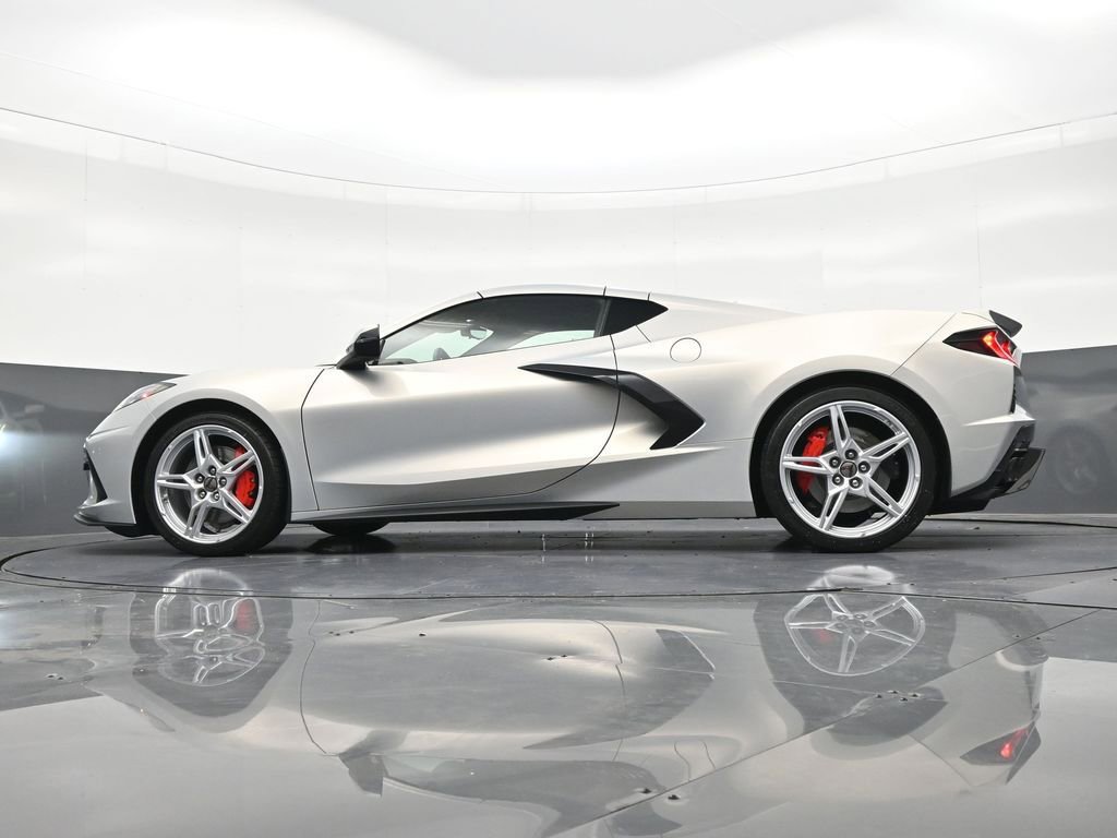 Used 2024 Chevrolet Corvette Stingray Preferred Cpe w/ Z51 Performance Package RWD image 26