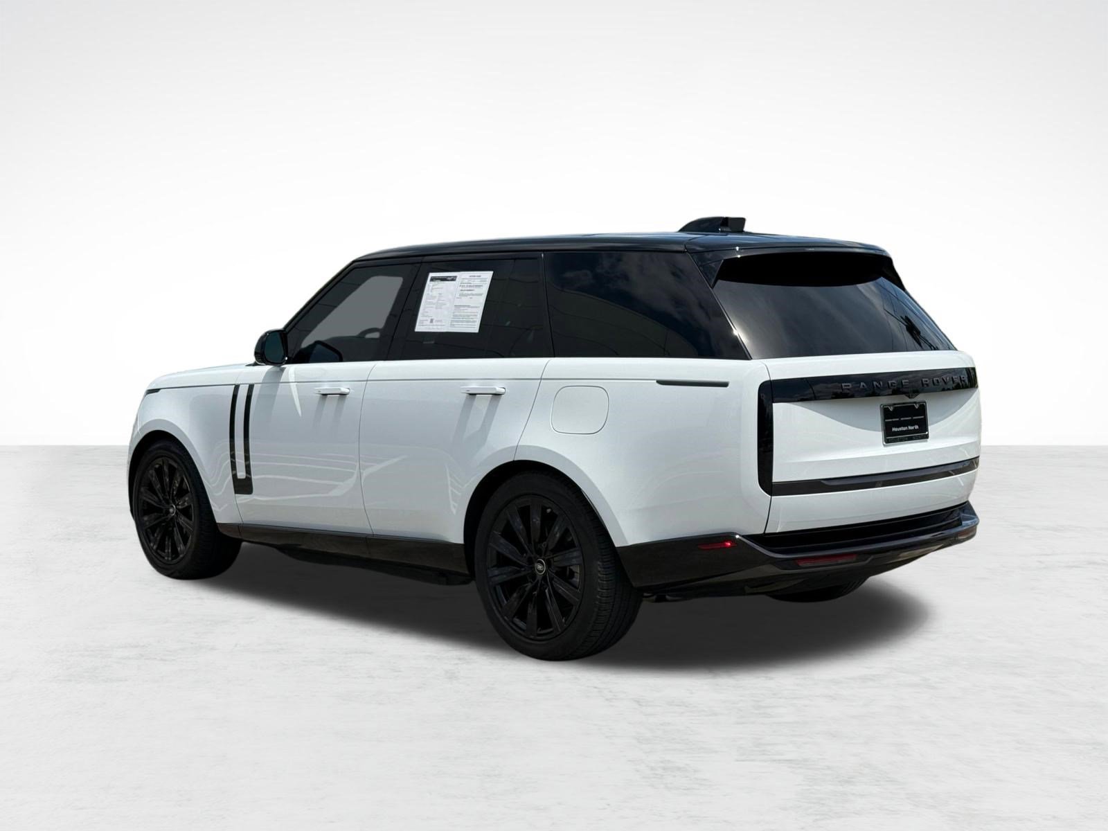 Used 2025 Land Rover Range Rover SE AWD/4WD image 3