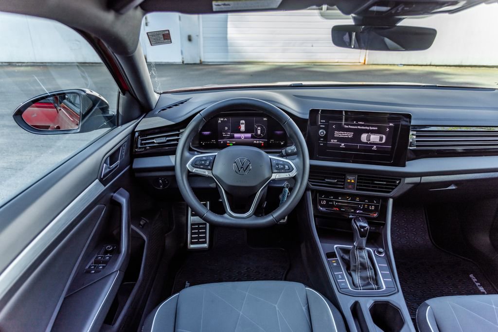 Used 2025 Volkswagen Jetta Sport FWD image 25
