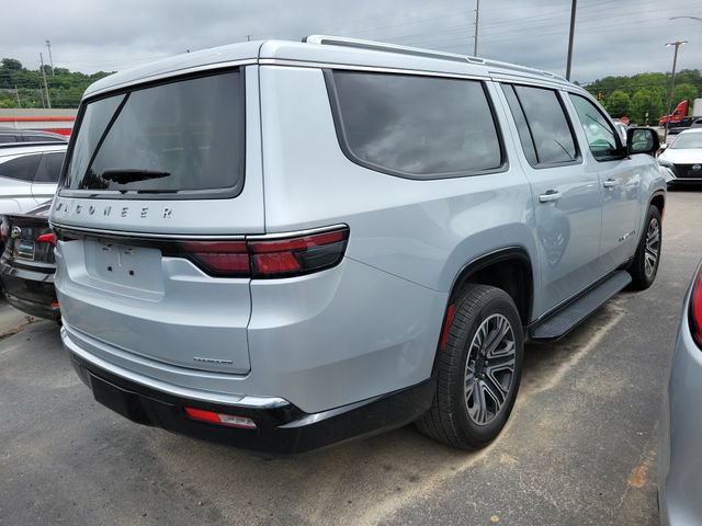 Used 2024 Jeep Wagoneer L Series II w/ Flexible Seating Group AWD/4WD image 6