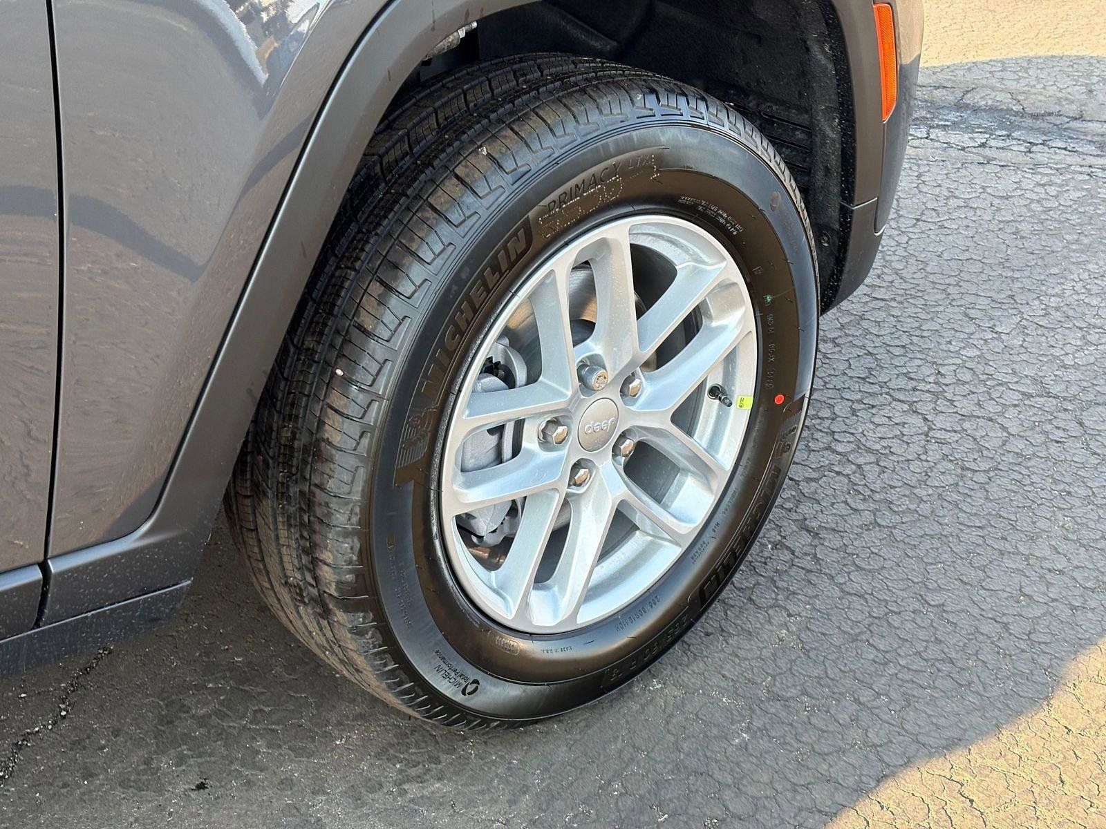 New 2026 Jeep Grand Cherokee Laredo X image 9